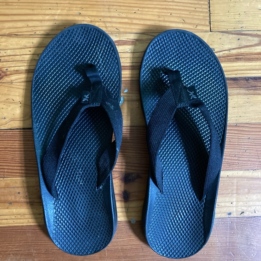 Chacos Mens Black Flip-Flop Sandals